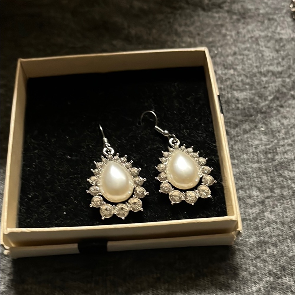 Elegant Silver and White Teardrop Earrings